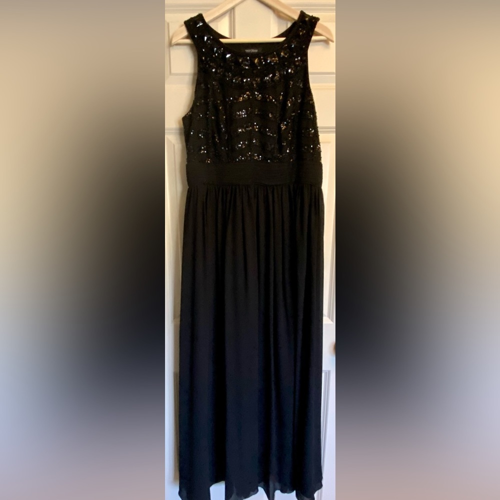 White House Black Market WHBM Formal Gown Size 14